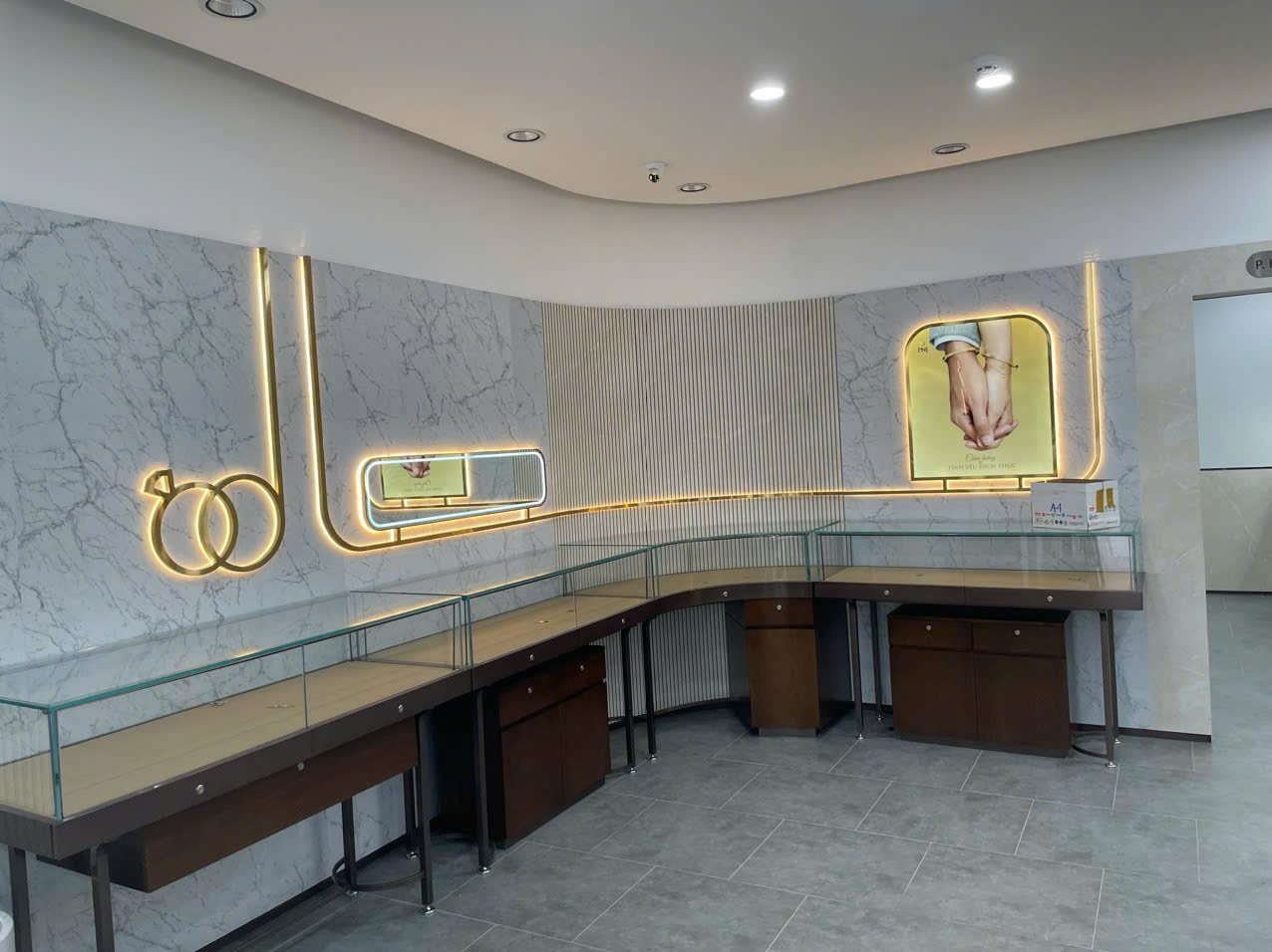 các mẫu alu cho showroom