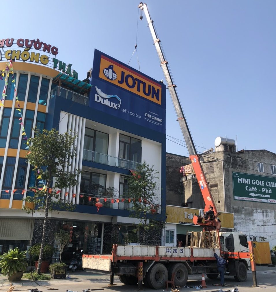 Thi công biển alu cho tòa nhà cao tầng